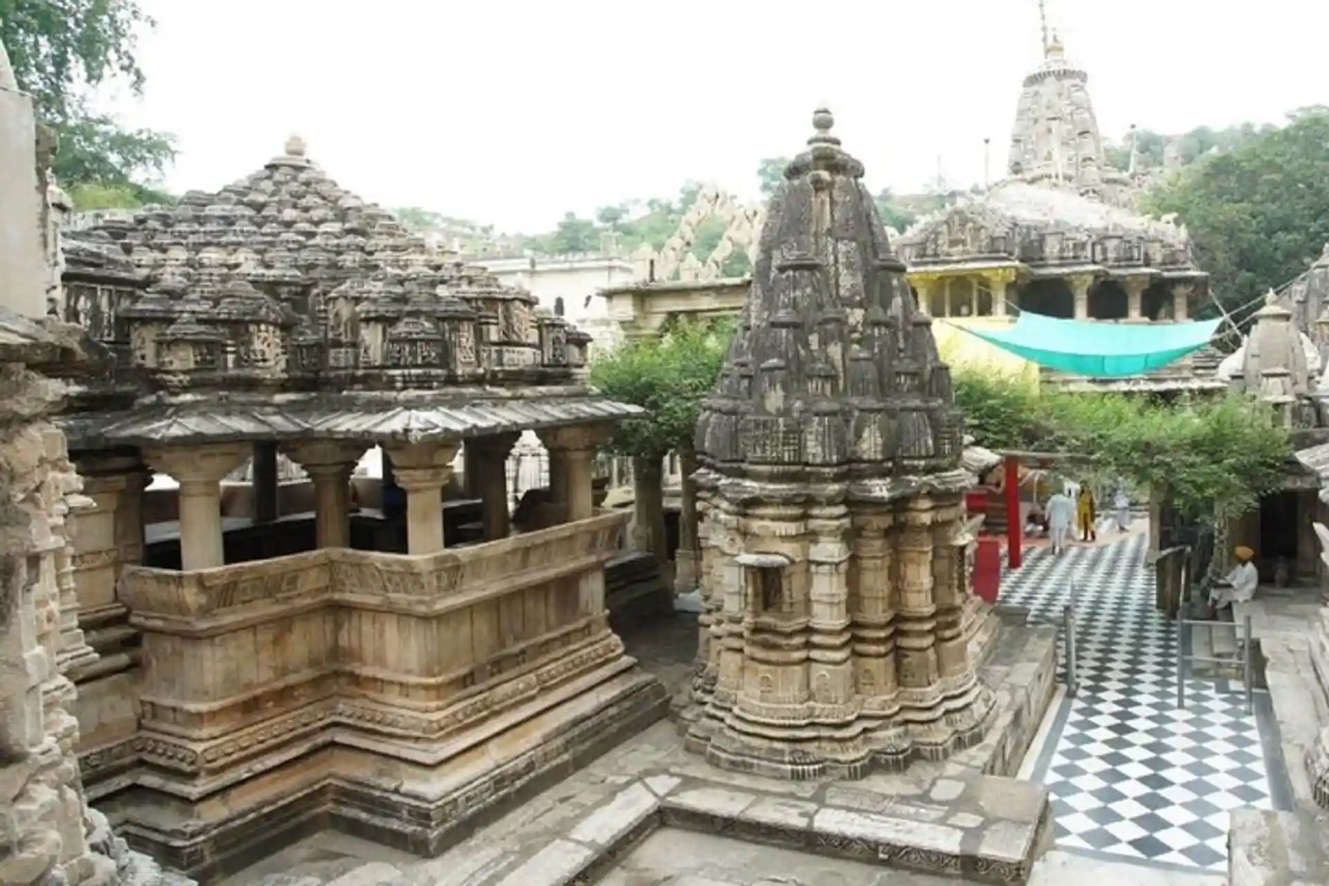 How to Reach Eklingji Temple from Udaipur?