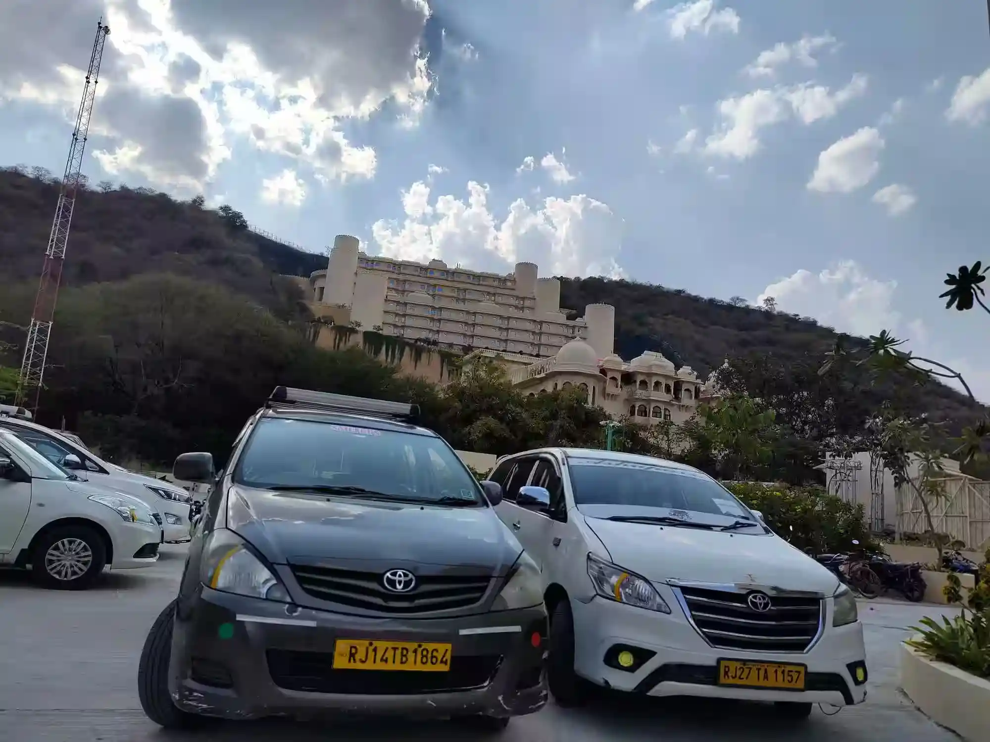 Udaipur Tours and Taxi